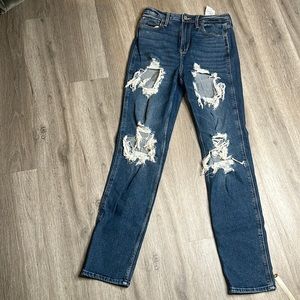 Hollister Ultra High-Rise mom jeans
